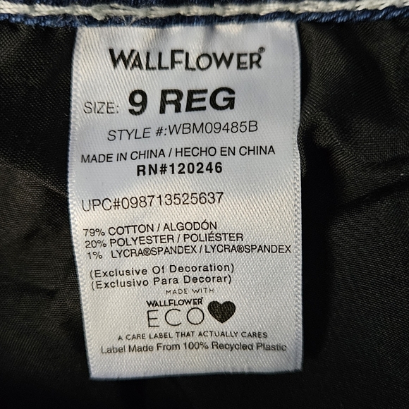 Juniors' WallFlower Insta Stretch Luscious Curvy Bootcut Jeans Sz 9 Inseam 32". - Picture 5 of 5